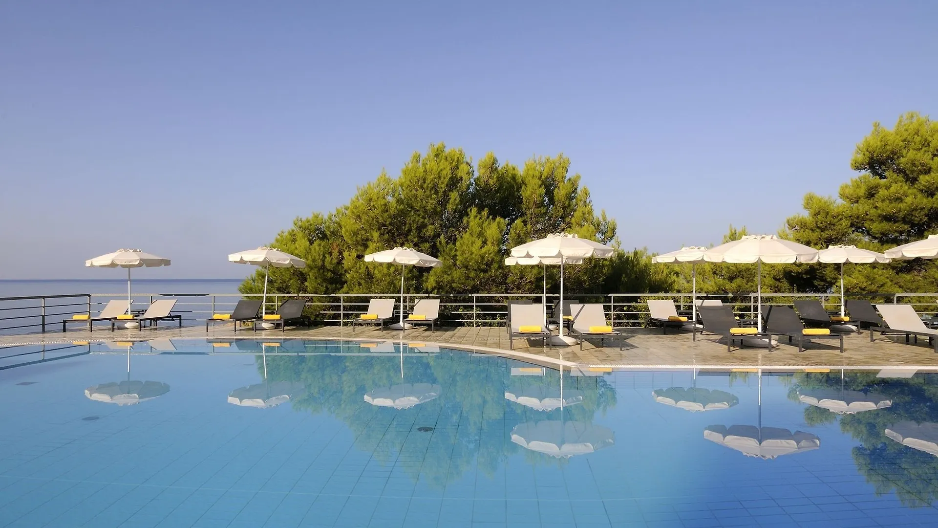 לאסי White Rocks Hotel Kefalonia