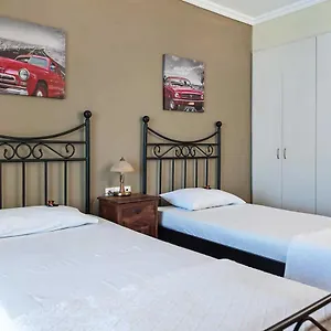 Efrosini Villa